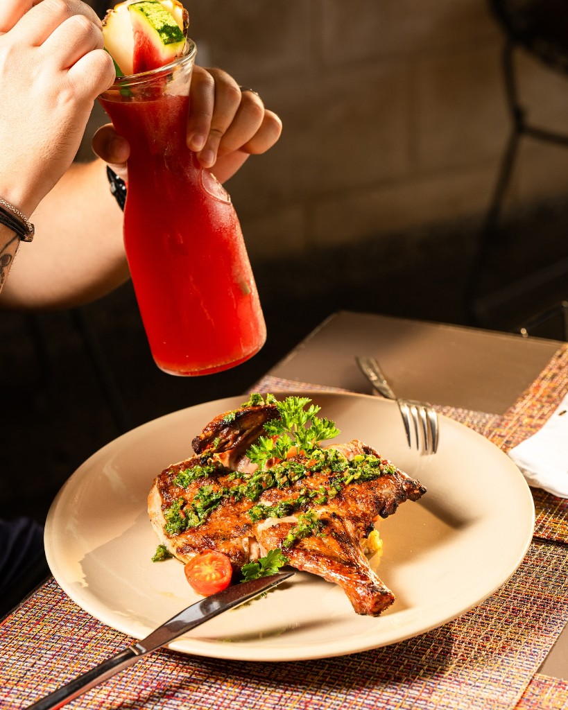 Pollo Asado al Josper con chimichurri casero